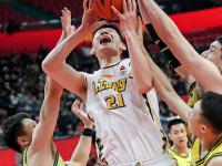 爱游戏体育官方入口球队主力中锋当选MVP，篮板球碾压对手的简单介绍