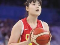 爱游戏体育入口女篮全能大将连胜，助力夺魁