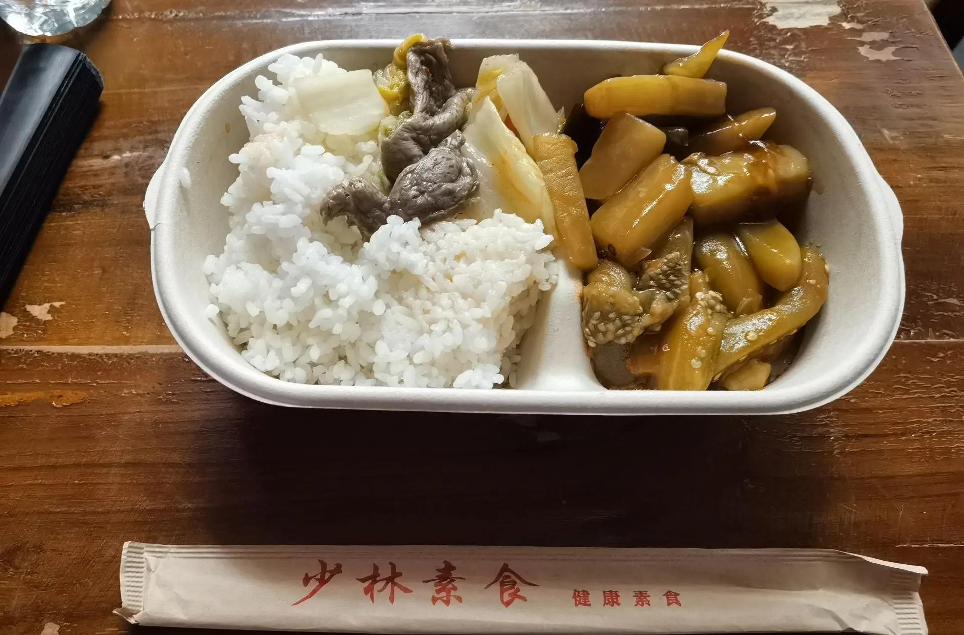 关于要出家吗？文班亚马参观少林寺&用斋饭貌似还剃了光头的信息