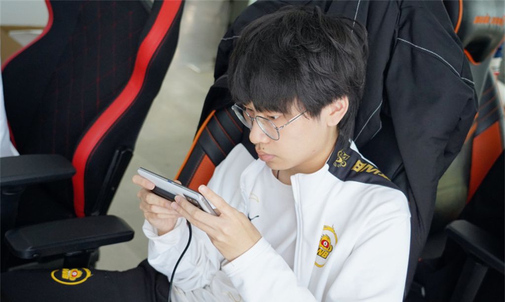 关于都在季后赛中表现惊艳，过去三年的亚军谁最可惜？的信息