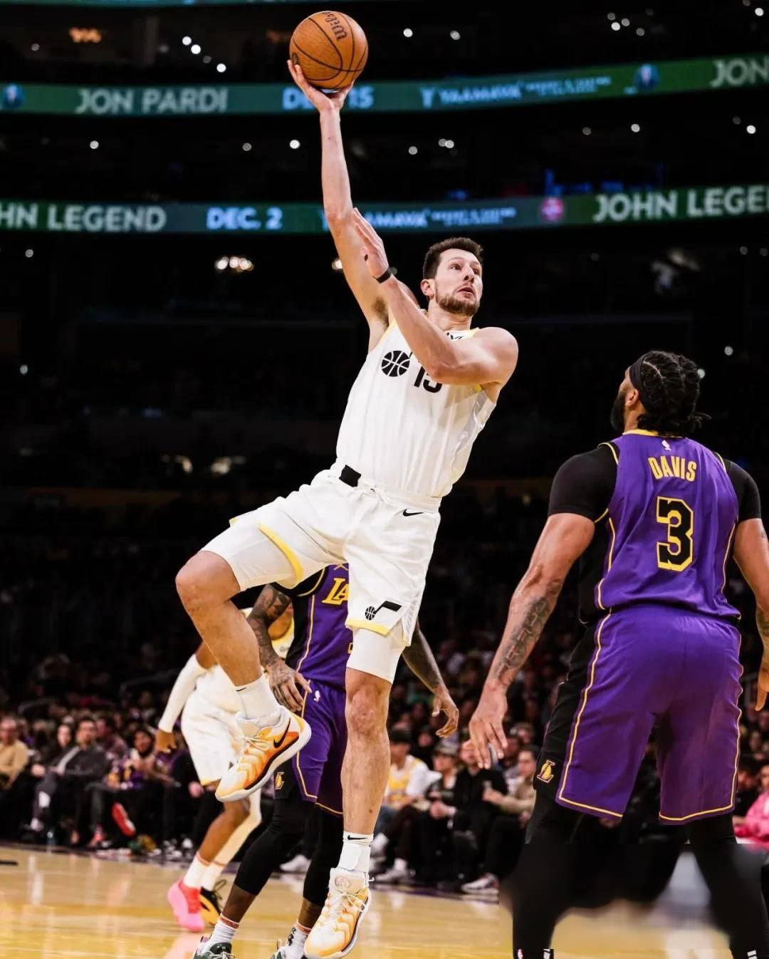 爱游戏体育入口-包含NBA快船交易第2步：正式裁掉中锋尤班克斯&amp;度过澄清期将加盟国王的词条
